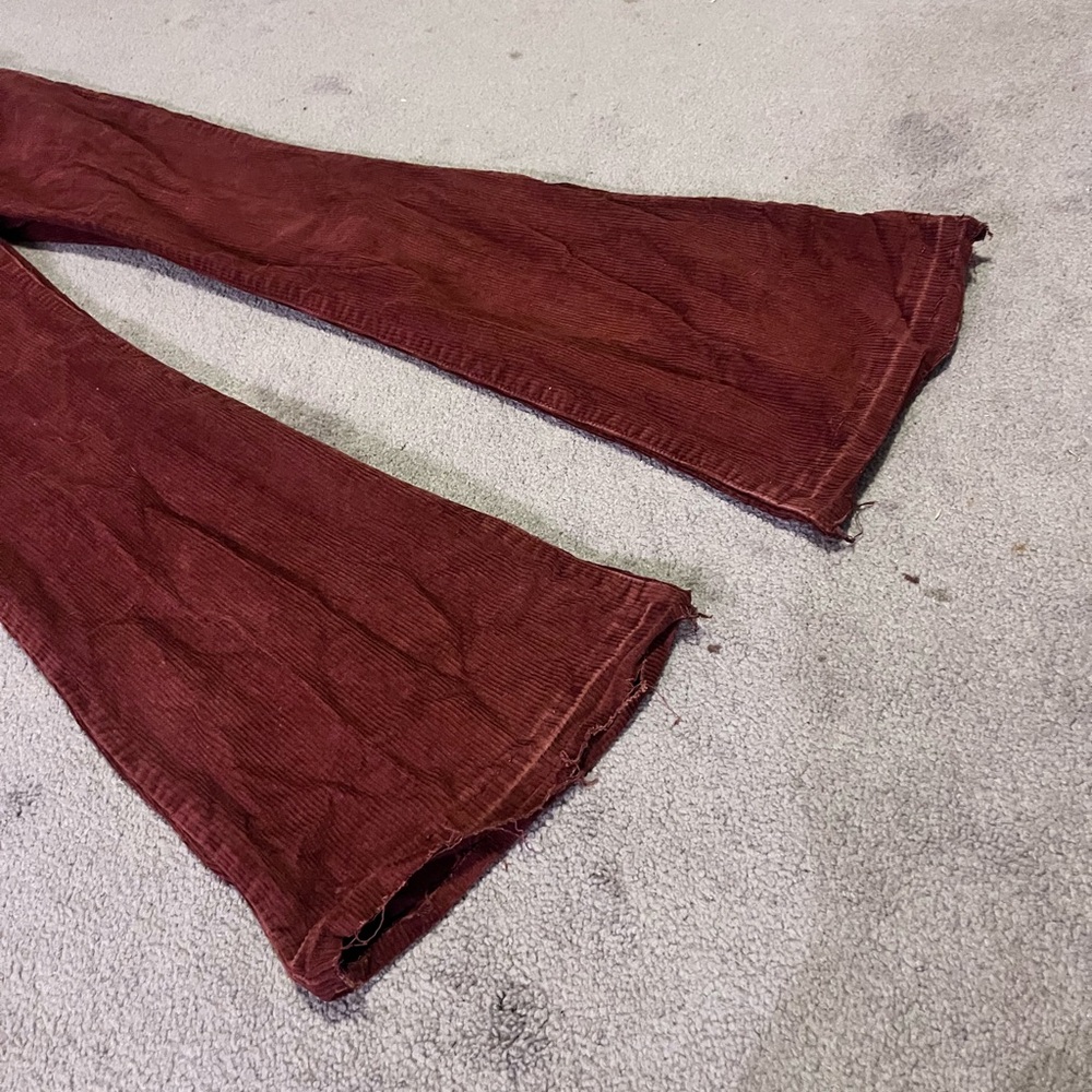 Levis Flared Burgundy Corduroy Pants - Picture 2 of 6